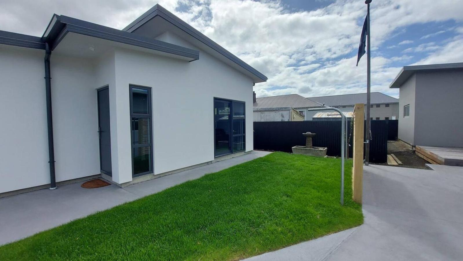 Sleek Suite By The Sand 1-Bedroom Dunedin Kültér fotó